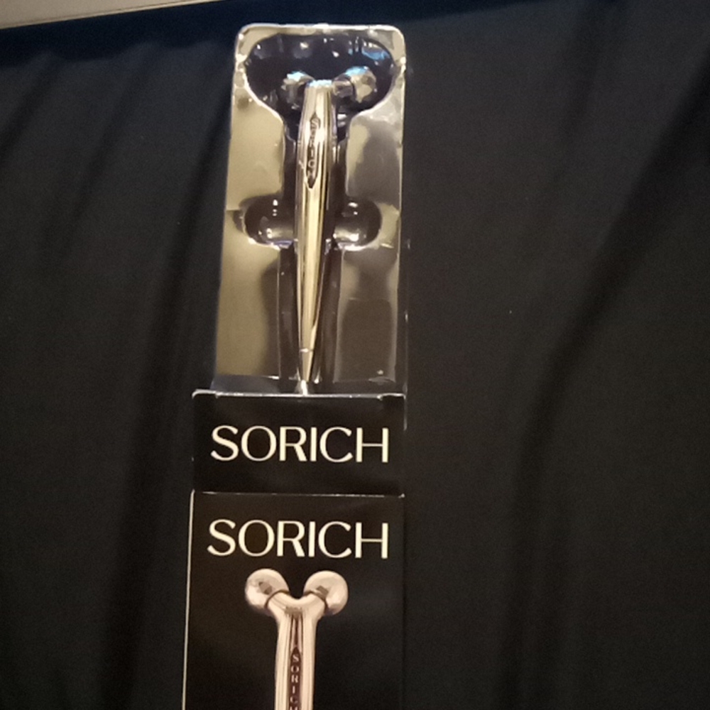 Silver, Sorich, facial roller